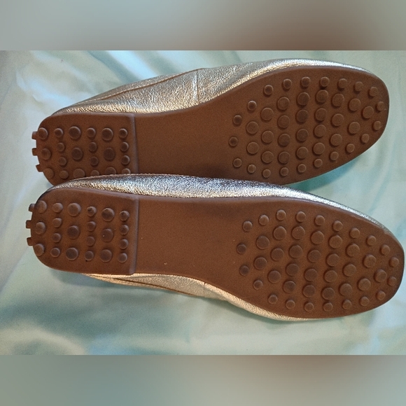 Isaac Mizrah Metallic Soft Gold MulesPebble Soft Leather10 MSRP$198Killer Price! - Picture 3 of 4